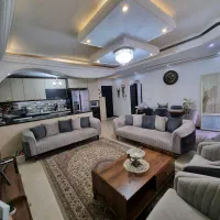 واحد 62 متری /  خیابان امام / شیک و بروز