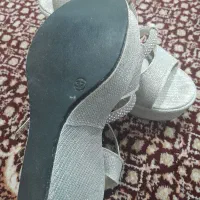 کفش مجلسی|کیف، کفش، کمربند|خوی, |دیوار