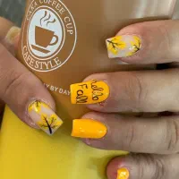 استخدام ناخنکار و لمینت کار