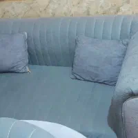 مبل 4. نفره تمیز با گل میزه بفروش می‌رسد