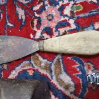 وسایل قدیمی|کلکسیون اشیاء عتیقه|شیراز, لب آب|دیوار
