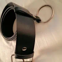 دوعدد کمربند یکیش پهن یکیش نسبتا باریک|کیف، کفش، کمربند|پرند, فاز ۲|دیوار