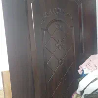 درب چوبی بسیار تمیز درحد باقفل وکلید نو