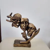 مجسمه رخ متفکر