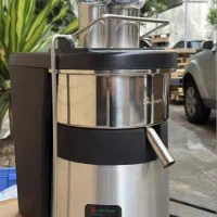 آب میوه گیری حرفه ای ۲خروجی وارداتی درجه یک