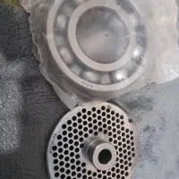 پنجره چرخ گوشت و بلبرینگ