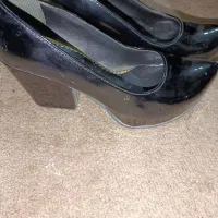 نیم پوت و کفش ورنی|کیف، کفش، کمربند|شیروان (خراسان), |دیوار