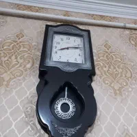 ساعت و میز آرایش