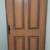 درب ورودی آپارتمان و اتاق