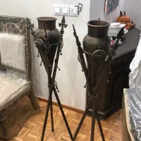 گلدان سفالی و استند فرفورژه