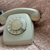 تلفن. وساعت. رومیزی.