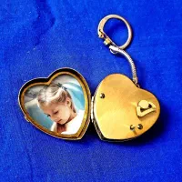 جای عکس برنجی کوکی آهنگ دار کلکسیونی آنتیک