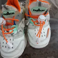 کتانی تمیز سالم|کیف، کفش، کمربند|قم, انسجام|دیوار