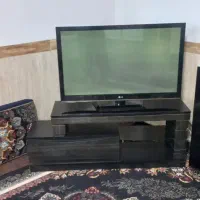 میزتلویزیون وتلویزیون ال جی ۴۲