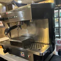 فروش ماشین اسپرسو و تعدادی لوازم کافی شاپ