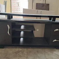 میز تلوزیون کاملا سالم و در حد نو