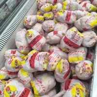 توزیع مرغ و گوشت با کالابرگ در کوروش نودمتری