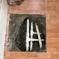 نشتی یابی با دستگاه و لوله کشی اب ساختمان نانو کف