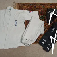 لباس کاراته و کلاه و ساق پا