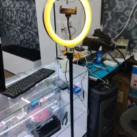 به یک فروشنده خانم در موبایل فروشی نیازمندیم