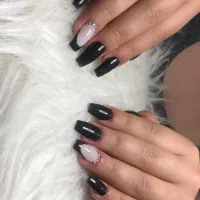 آموزش و انجام کاشت و ترمیم ناخن