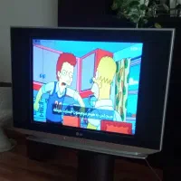 تلویزیون 29 و میزش