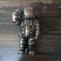 فیگور فضا نورد طلایی|مجسمه، تندیس، ماکت|رشت, کوی بیانی|دیوار