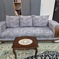 مبل راحتی و میز عسلی