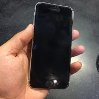 اپل iPhone SE (2020) با حافظهٔ ۱۲۸ گیگابایت