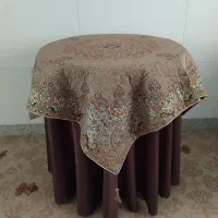 یک عدد میز خاطره بسیار تمیز با رویه ترمه