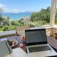 نیازمند فروشنده ی غیرحضوری