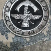 سینی برجسته با قلمکاری برجسته|کلکسیون اشیاء عتیقه|آبیک, |دیوار