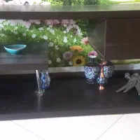 میز زیر تلویزیون