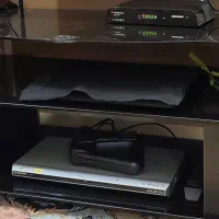 میز تلویزیون شیشه ای