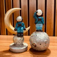 مجسمه پلی استر فضانورد