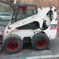 خاکبرداری توسط بابکت وکارگر