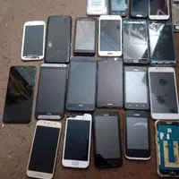 تعدادی گوشی تعمیری بصورت کلی فروش