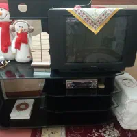 تلویزیون و میز