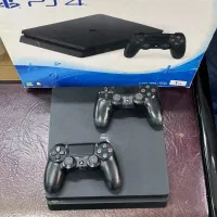 پلی استیشن ps4 به همراه دو دسته و کارتون