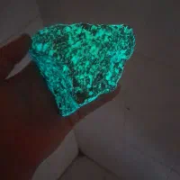 سنگ روشن میشود