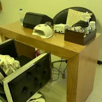 آیینه کنسول تخت میز ناخن سرشور صندلی میکاپ|آرایشگاه و سالنهای زیبایی|قائمشهر, |دیوار