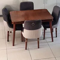 میز ناهارخوری ۴ نفره در حد نو
