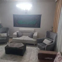 مبل راحتی تمام پارچه در حد خیلی نو دوسال کارکرده