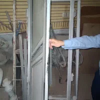 درب و پنجره ساختمان|مصالح و تجهیزات ساختمان|قم, صفائیه|دیوار