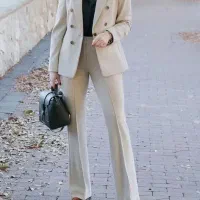 مدلینگ لباس زنانه