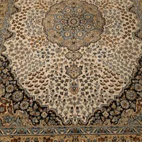 فرش ۱۲ متری خوش طرح و سالم