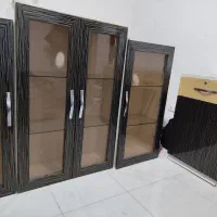 تعدادی کابینت و ویترین چوبی اون دی آف ضدخش