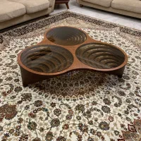 مبل هشت نفره مبل تک دو عدد کنار مبلی میز وسط