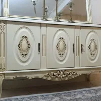 آیینه و کنسول