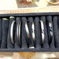 دستبند بنگل استیل دارای طرح های مختلف